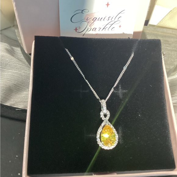💛Elegant “Yellow Canary CZ Diamond Teardrop Halo Silver Necklace - Picture 5 of 17